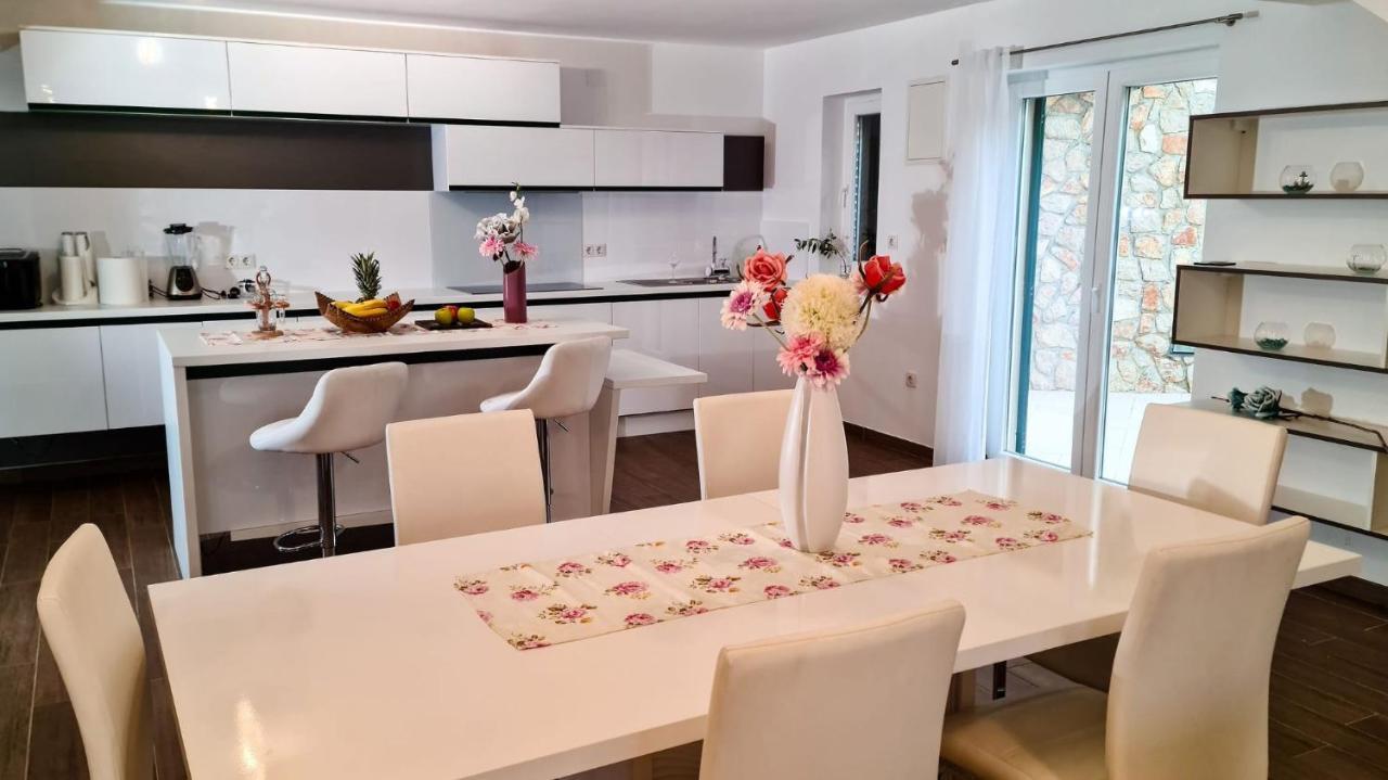 Villa Relax , With Seaview And Two Pools Near Beach Starigrad  Ngoại thất bức ảnh