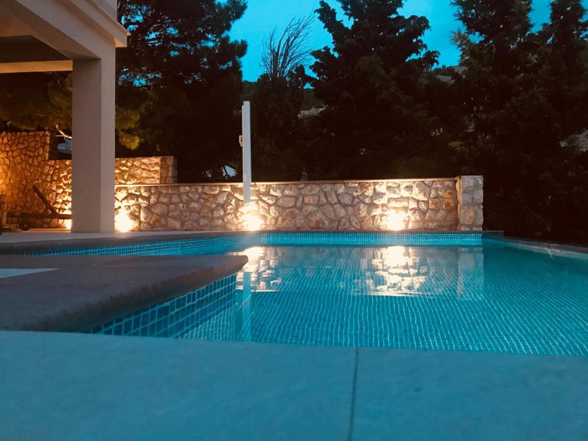 Villa Relax , With Seaview And Two Pools Near Beach Starigrad  Ngoại thất bức ảnh